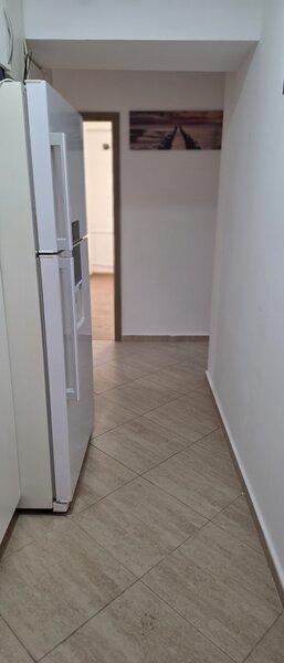 Berceni, 2 min.metrou- Aparatorii Patriei, an 1986,parcare ADP,boxa!