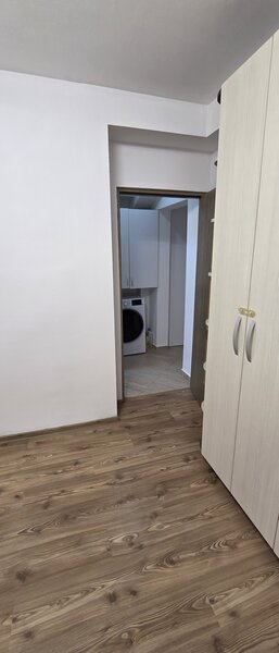 Berceni, 2 min.metrou- Aparatorii Patriei, an 1986,parcare ADP,boxa!