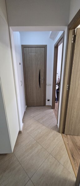 Berceni, 2 min.metrou- Aparatorii Patriei, an 1986,parcare ADP,boxa!