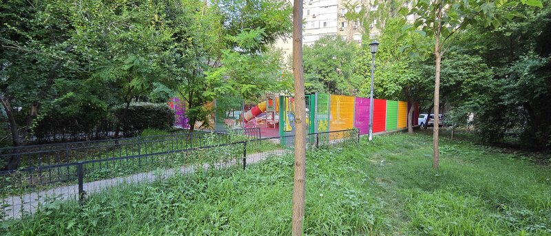 Berceni, 2 min.metrou- Aparatorii Patriei, an 1986,parcare ADP,boxa!